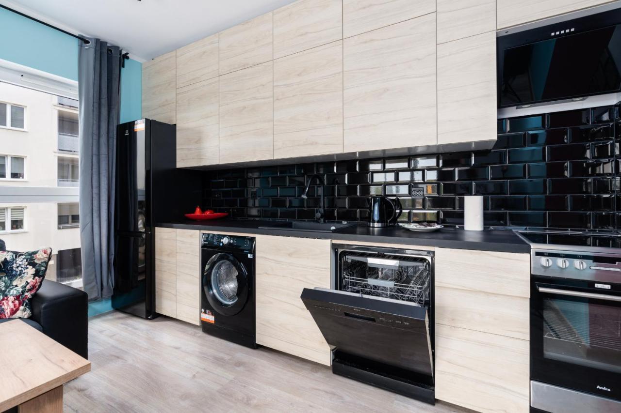 Modern Apartment With Balcony & Free Garage Poznan By Noclegi Renters Bagian luar foto
