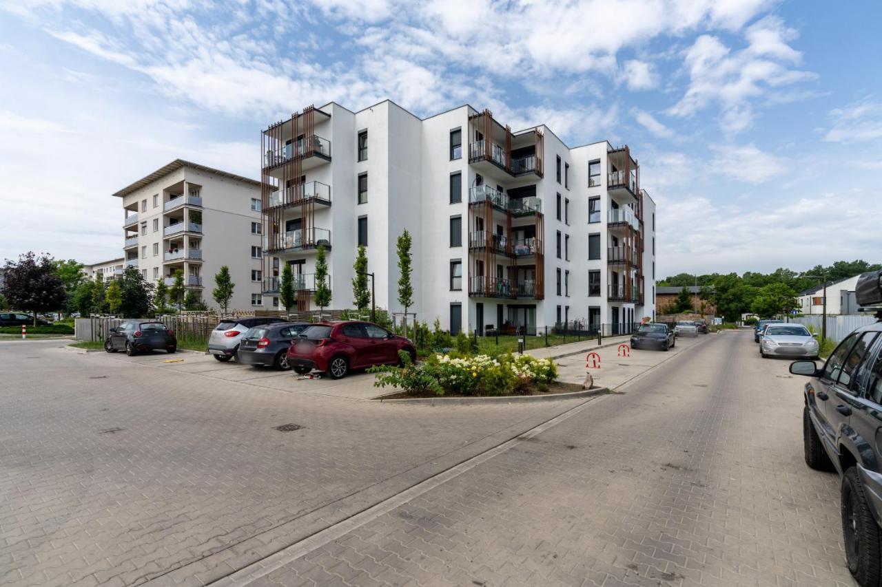 Modern Apartment With Balcony & Free Garage Poznan By Noclegi Renters Bagian luar foto