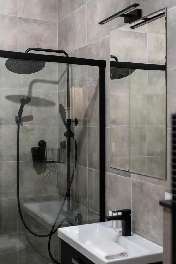 Modern Apartment With Balcony & Free Garage Poznan By Noclegi Renters Bagian luar foto