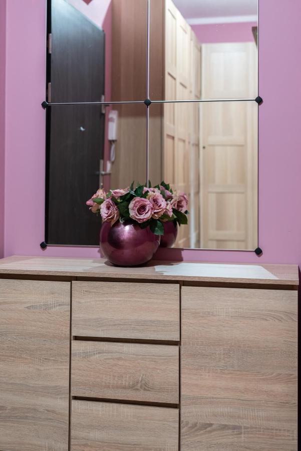Modern Apartment With Balcony & Free Garage Poznan By Noclegi Renters Bagian luar foto